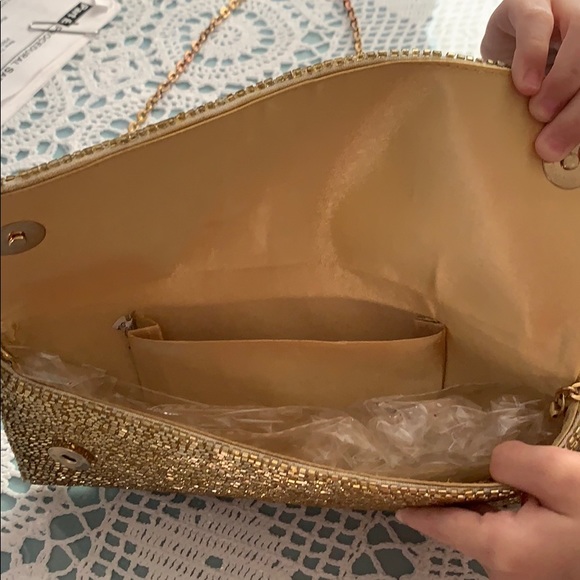 Gorgeous beaded summer clutch - Picture 3 of 4